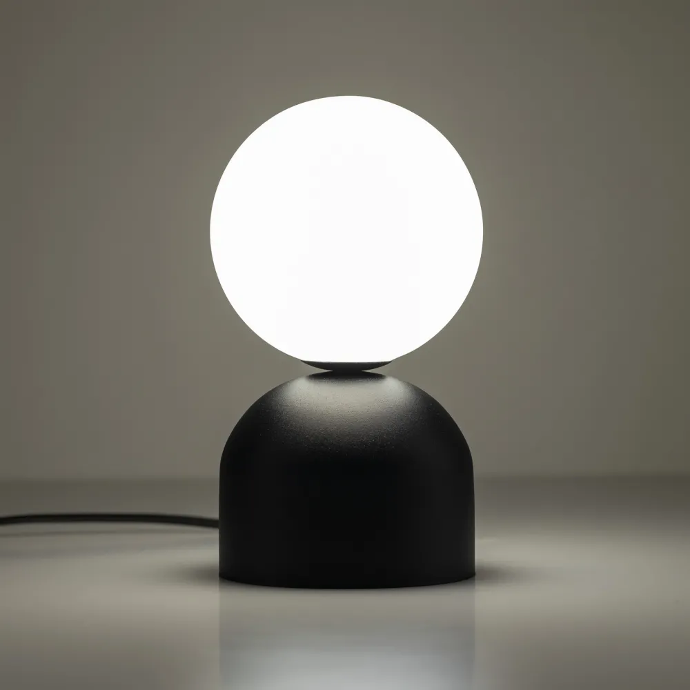 Abat Jour-Selezionato da Mazzolaluce Abat-jour lampada da comodino nera sfera di vetro bianco design moderna
