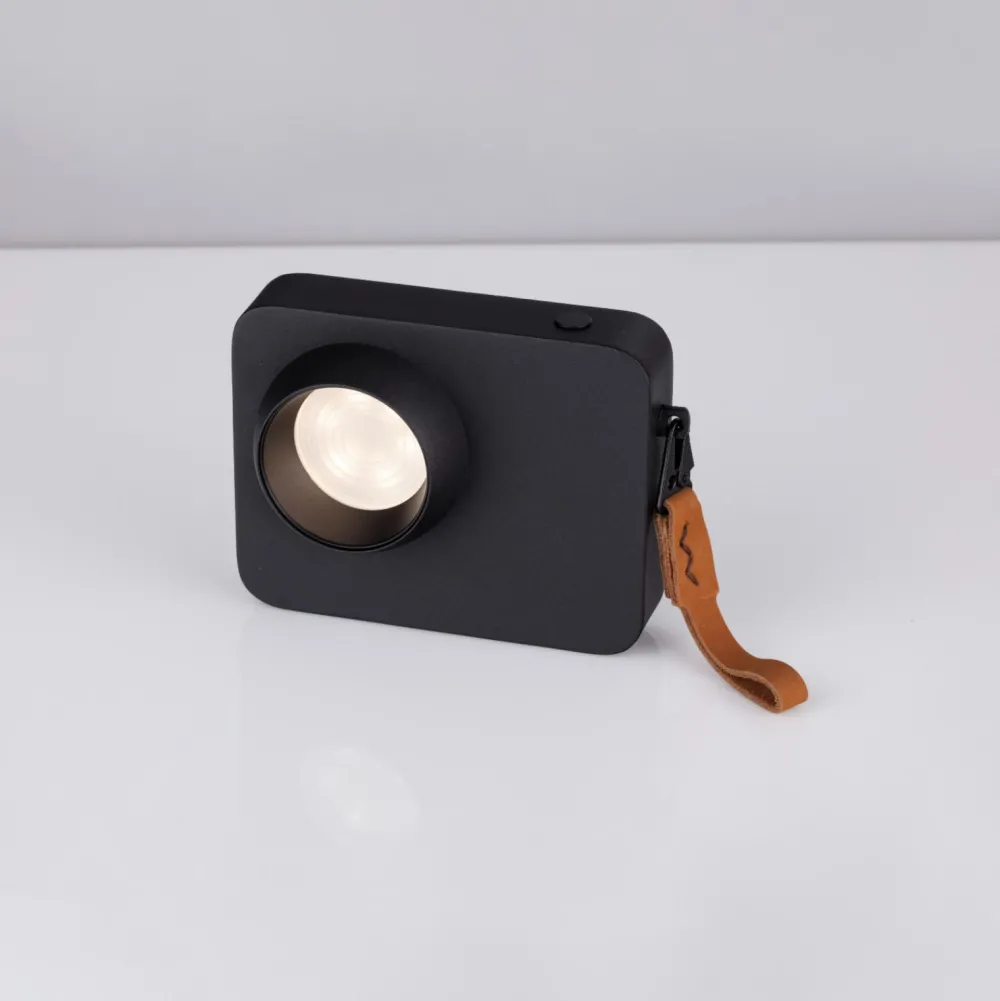 Abat Jour-Selezionato da Mazzolaluce Abat-jour macchina fotografica portatile nera moderna