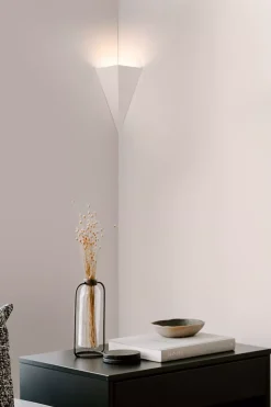 Applique Da Parete-Selezionato da Mazzolaluce Applique angolare di gesso ceramica verniciabile bianca per angolo parete
