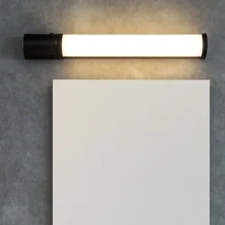 Applique Da Bagno-Selezionato da Mazzolaluce Applique bagno tubo nero led 8w 3000k con presa elettrica
