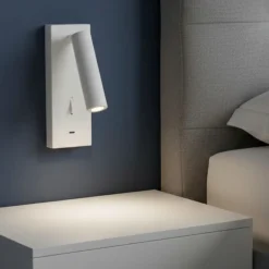 Applique Camera Da Letto-Selezionato da Mazzolaluce Applique bianco per camera da letto squadrato orientabile con interruttore