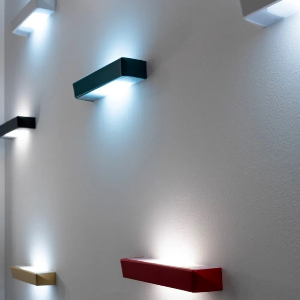 Applique Da Parete-Vivida International Applique colore magenta led 24w 2700k 3000k 4000k vivida hantera