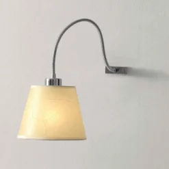 Applique Camera Da Letto-Selezionato da Mazzolaluce Applique comodino per camera da letto pergamena beige braccio flessibile cromato