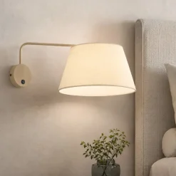 Applique Camera Da Letto-Selezionato da Mazzolaluce Applique con braccio orientabile beige in tessuto per comodino camera da letto