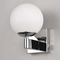 Applique Da Bagno-Selezionato da Mazzolaluce Applique da bagno metallo cromo sfera vetro bianco ip44