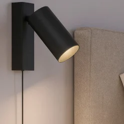 Applique Camera Da Letto-Selezionato da Mazzolaluce Applique da conodino nero orientabile con spina