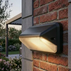 Applique Da Esterno-Selezionato da Mazzolaluce Applique da esterno con sensore di movimento crepuscolare nera led cct ip66