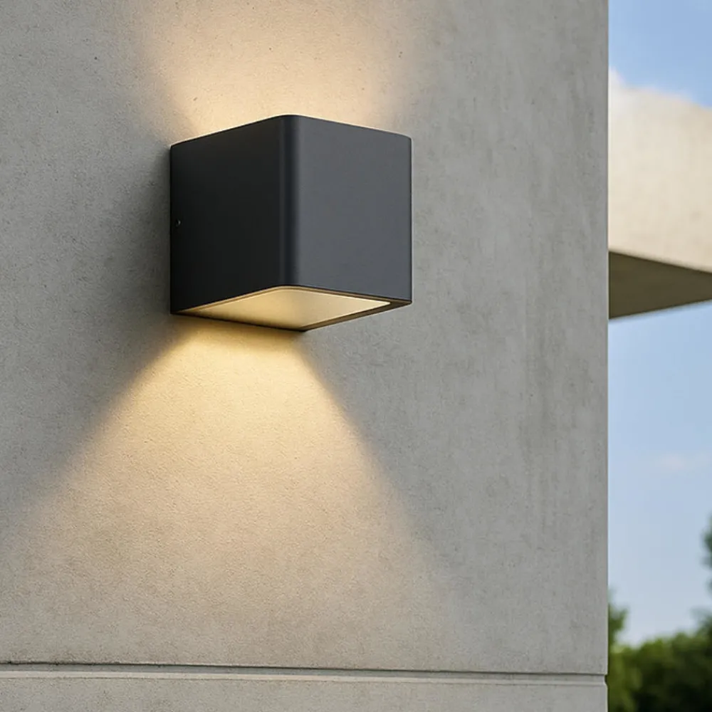 Applique Da Esterno-Selezionato da Mazzolaluce Applique da esterno cubo grafite led 13w 3000k biemissione ip65