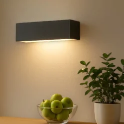 Applique Da Parete-Selezionato da Mazzolaluce Applique da muro rettangolare nero luce verso il basso moderna
