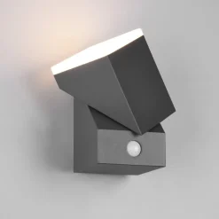 Applique Da Esterno-Selezionato da Mazzolaluce Applique grigia da esterno con sensore di movimento luce orientabile led 7w 3000k ip54