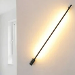 Applique Da Parete-Selezionato da Mazzolaluce Applique incrocio 90cm sporgenza 9cm bacchetta nera led 15w moderna