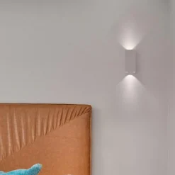 Applique Da Parete-Selezionato da Mazzolaluce Applique in gesso ceramica parallelepipedo bianco vbiemissione