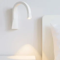 Applique Camera Da Letto-Linea Light Applique snake w3 con interruttore squadrato bianco