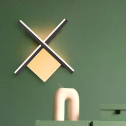 Applique Da Parete-Selezionato da Mazzolaluce Applique moderna design nero oro led 10w 3000k