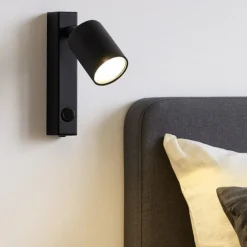 Applique Camera Da Letto-Selezionato da Mazzolaluce Applique nero con spot orientabile per comodino camera da letto