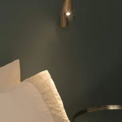 Applique Camera Da Letto-Selezionato da Mazzolaluce Applique per camera da letto moderna bronzo orientabile