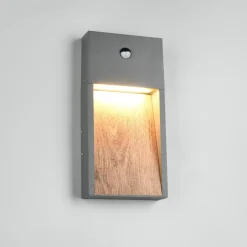 Applique Da Esterno-Selezionato da Mazzolaluce Applique per esterno con sensore di movimento effetto legno led 3000k anti corrosione