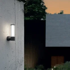 Applique Da Esterno-Selezionato da Mazzolaluce Applique per esterno moderno led 8w 4000k grafite vetro rigato ip54