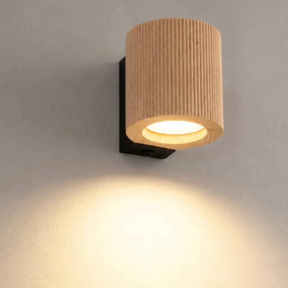 Applique Da Parete-Selezionato da Mazzolaluce Applique scandinavo da parete in legno con interruttore luce verso il basso