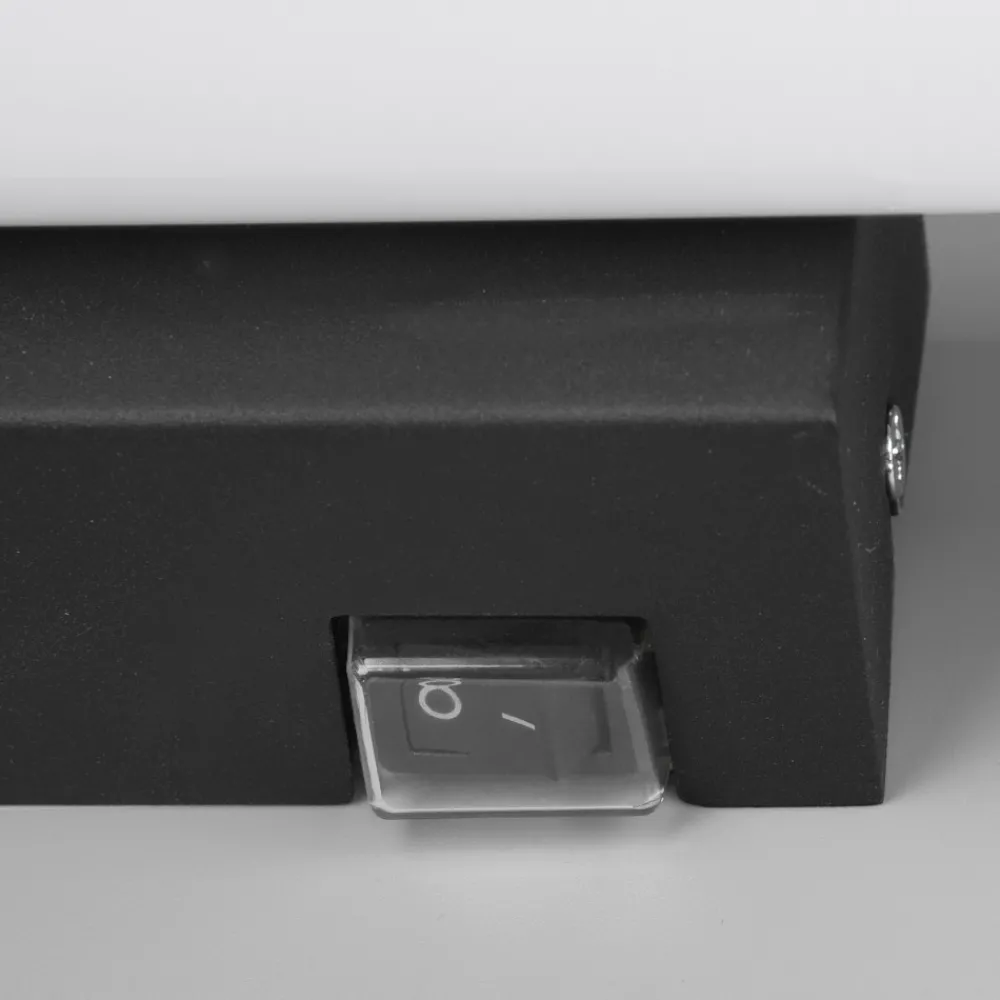Applique Da Bagno-Selezionato da Mazzolaluce Applique specchio bagno nera 80cm led 8w 3000k