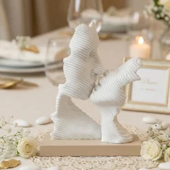 Soprammobili Moderni-Bongelli Preziosi Bomboniera scultura da tavolo h16 bacio stilizzato nocciola
