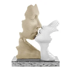 Soprammobili Moderni-Bongelli Preziosi scultura bacio stilizzato bianco nocciola argento