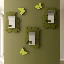 Appendiabiti Da Parete-Selezionato da Mazzolaluce Cappendiabiti moderno da parete farfalle legno colore verde oliva