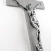 Crocifissi Da Parete-Selezionato da Mazzolaluce Crocifisso da parete classico 34x24 croce antracite cristo argento