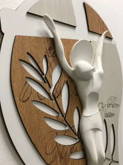 Crocifissi Da Parete-Selezionato da Mazzolaluce Crocifisso da parete moderno con ramoscello ulivo 37x56