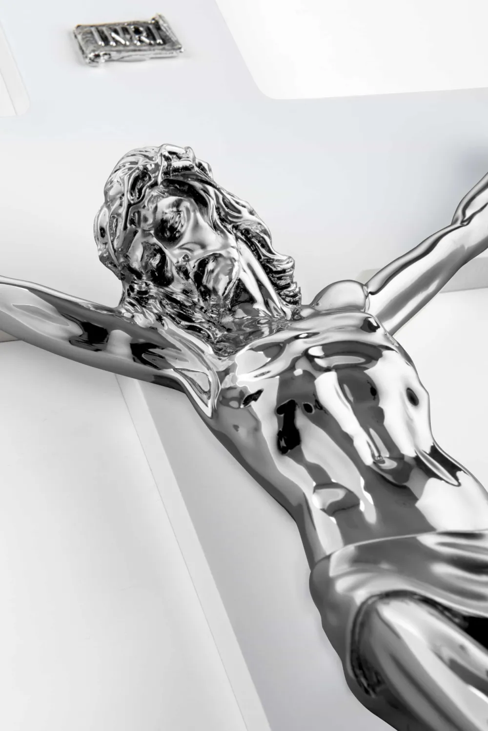 Crocifissi Da Parete-Selezionato da Mazzolaluce Crocifisso grande da parete 48x30 cm legno bianco cristo marmorino argento