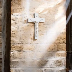 Crocifissi Da Parete-Selezionato da Mazzolaluce Crocifisso grande da parete 48x30 bianco cristo avorio