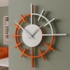 Orologi Da Parete Moderni-Selezionato da Mazzolaluce Crosshair orologio da parete moderno legno colore arancione