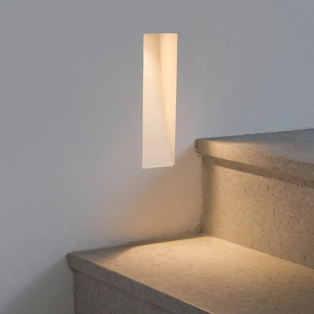Segnapasso Led-Selezionato da Mazzolaluce Faretto segnapasso da incasso a scomparsa gesso bianco