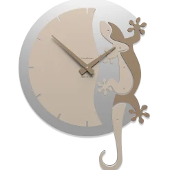 Orologi Da Parete Moderni-Selezionato da Mazzolaluce Geko orologio moderno da parete legno color sabbia