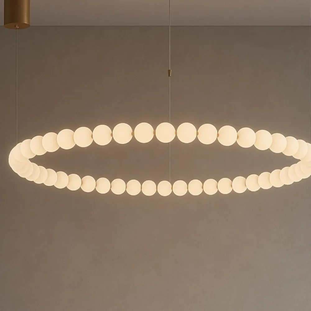 Lampadari Moderni-Selezionato da Mazzolaluce Grande lampadario moderno anello sfere vetro bianco oro led 3000k