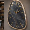 Orologi Da Parete Moderni-Selezionato da Mazzolaluce Grande orologio da parete effetto marmo scuro dettagli foglia oro