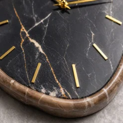 Orologi Da Parete Moderni-Selezionato da Mazzolaluce Grande orologio da parete effetto marmo scuro dettagli foglia oro