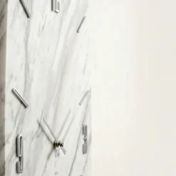 Orologi Da Parete Moderni-Selezionato da Mazzolaluce Grande orologio da parete verticale 80zx150 resina effetto marmo grigio