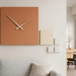 Orologi Da Parete Moderni-Selezionato da Mazzolaluce Kubo grande orologio orizzontale da parete moderno legno colore terracotta