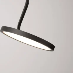 Lampadari Moderni-Selezionato da Mazzolaluce Lampada a sospensione con decentramento nera led 3000k orientabile