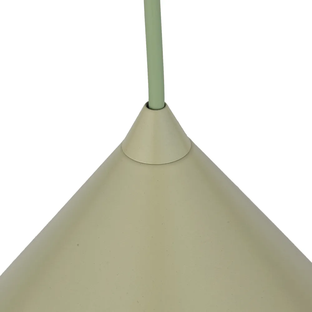 Lampade A Sospensione-Selezionato da Mazzolaluce Lampada a sospensione cono 26 cm verde in metallo per cucina