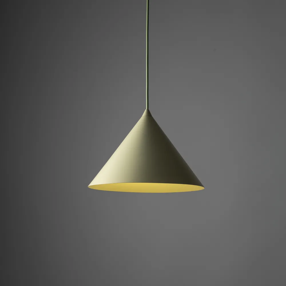 Lampade A Sospensione-Selezionato da Mazzolaluce Lampada a sospensione cono 26 cm verde in metallo per cucina