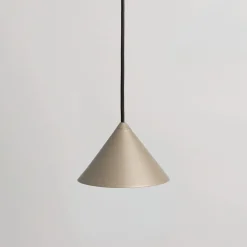 Lampade A Sospensione-Vivida International Lampada a sospensione cono sabbia per tavolo vivida luminelle