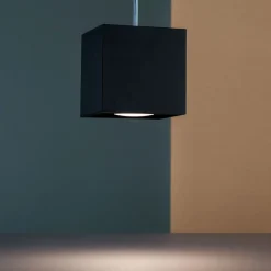 Lampade A Sospensione-Selezionato da Mazzolaluce Lampada a sospensione cubo nero moderna