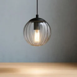 Lampade A Sospensione-Selezionato da Mazzolaluce Lampada a sospensione da cucina con sfera in vetro lavorato
