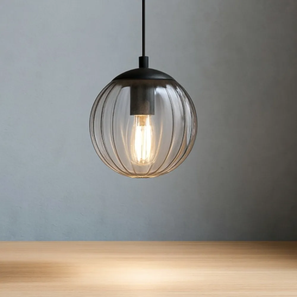 Lampade A Sospensione-Selezionato da Mazzolaluce Lampada a sospensione da cucina con sfera in vetro lavorato