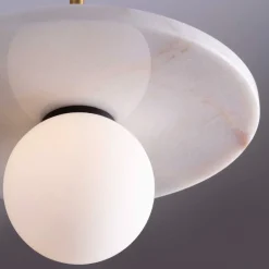 Lampade A Sospensione-Selezionato da Mazzolaluce Lampada a sospensione di marmo bianco sfera di vetro