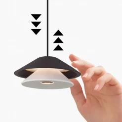 Lampade A Sospensione-Selezionato da Mazzolaluce Lampada a sospensione led doppio cono bianco saliscendi per tavolino