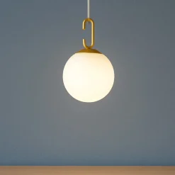 Lampade A Sospensione-Selezionato da Mazzolaluce Lampada a sospensione led sfera vetro per camera da letto