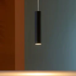 Lampade A Sospensione-Selezionato da Mazzolaluce Lampada a sospensione led 15w 3000k cilindro nero dustin